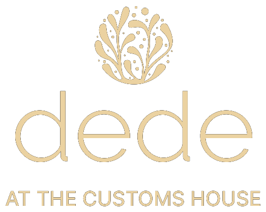Dede at the Customs House
